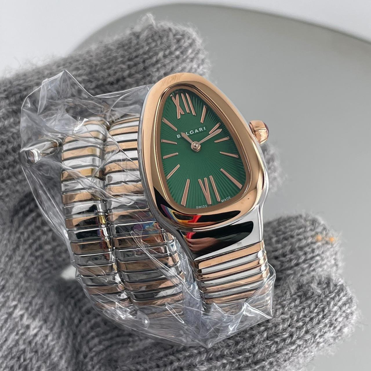 Women Snake Royal Spiral Watch – Emerald Edition